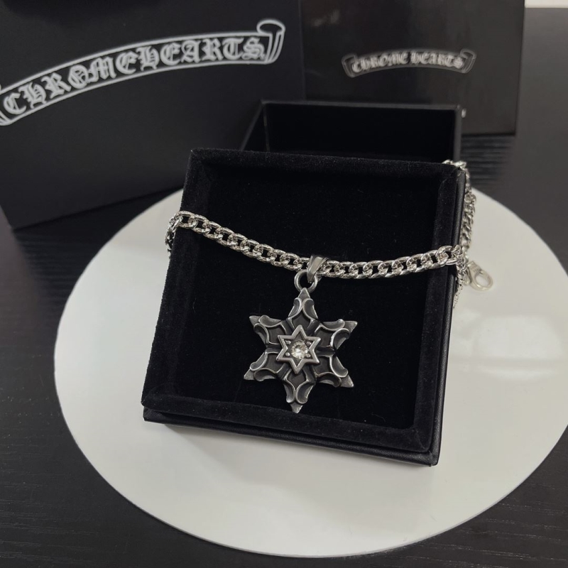 Ch**me He**ts necklaces